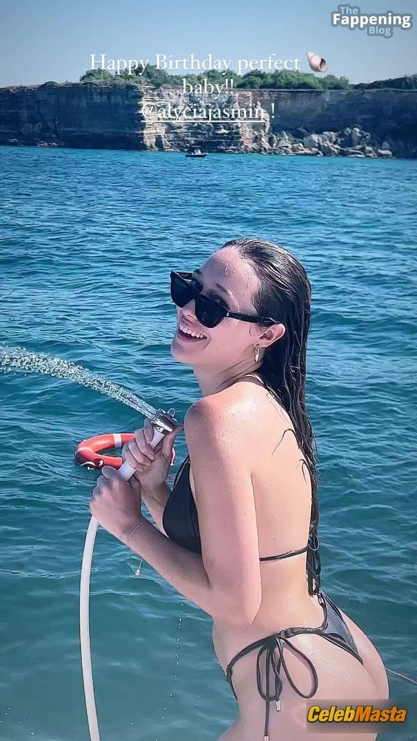 Alycia Debnam Carey’s Vacation In The Caribbean photo 5