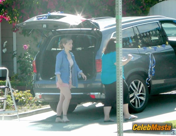 Allison Mack First Photos Since NXIVM Sentencing Date Announced photo 16