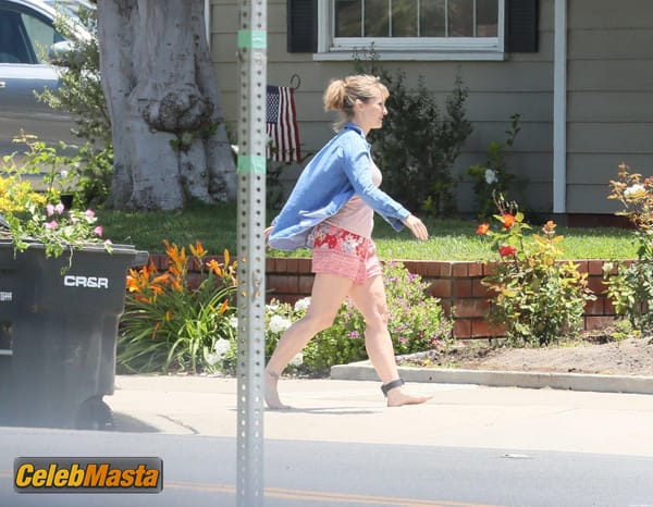 Allison Mack First Photos Since NXIVM Sentencing Date Announced photo 27