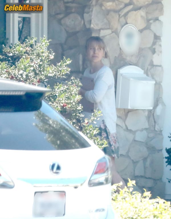 Allison Mack First Photos Since NXIVM Sentencing Date Announced photo 30