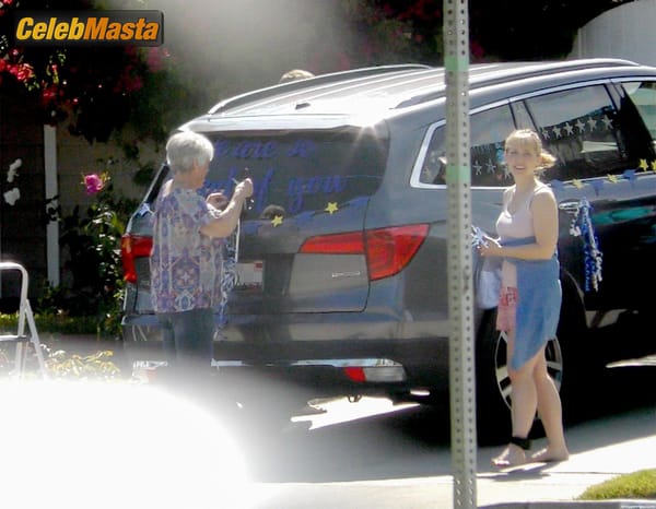 Allison Mack First Photos Since NXIVM Sentencing Date Announced photo 31