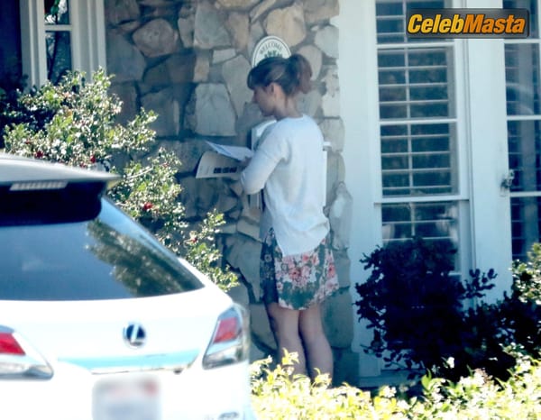 Allison Mack First Photos Since NXIVM Sentencing Date Announced photo 36