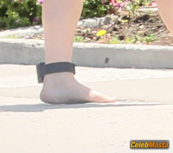 Allison Mack First Photos Since NXIVM Sentencing Date Announced photo 39