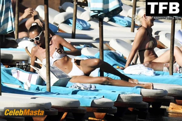 Alina Baikova Bikini at the Beach, Greece photo 22