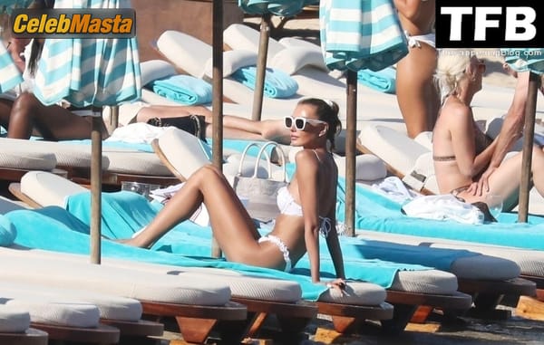 Alina Baikova Bikini at the Beach, Greece photo 25