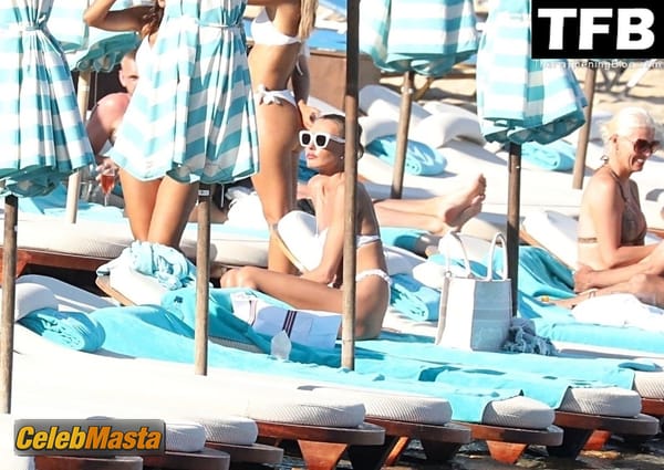 Alina Baikova Bikini at the Beach, Greece photo 31