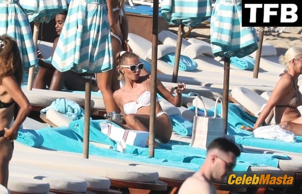 Alina Baikova Bikini at the Beach, Greece photo 32
