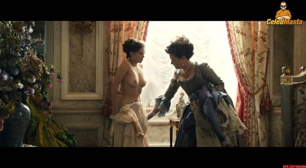 Lea Seydoux Scissoring Sex Scene photo 25