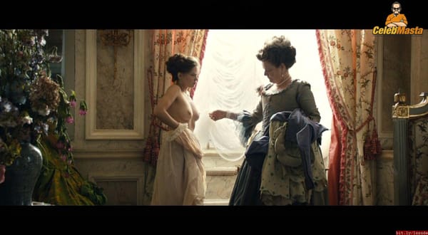 Lea Seydoux Scissoring Sex Scene photo 26