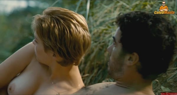 Lea Seydoux Scissoring Sex Scene photo 37