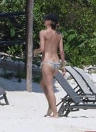 Topless Heidi Klum Vacation Photos photo 10