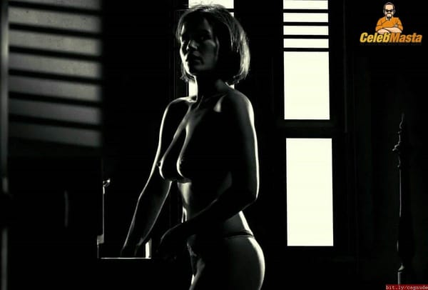 Hot Gugino Titties & Nipples Photos photo 12