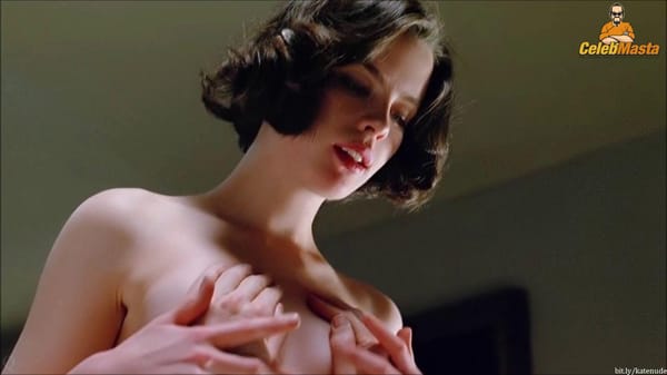 Kate Beckinsale Tits & Nipples Photos photo 2