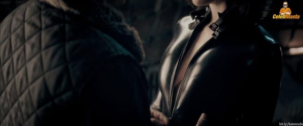 Kate Beckinsale Tits & Nipples Photos photo 38