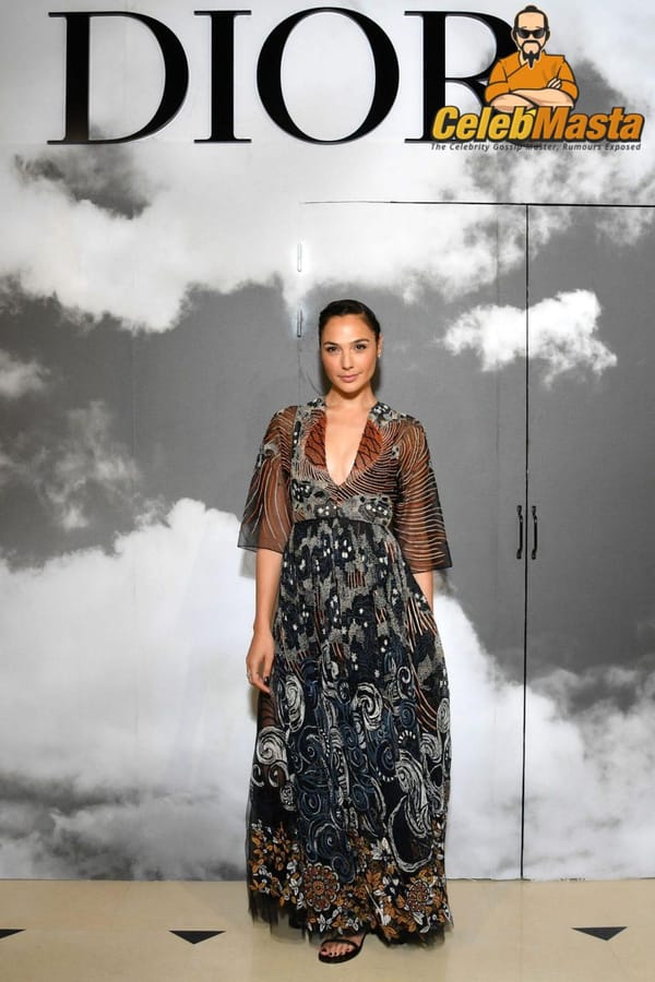 Gal Gadot Cleavage And Paparazzi Pictures photo 23