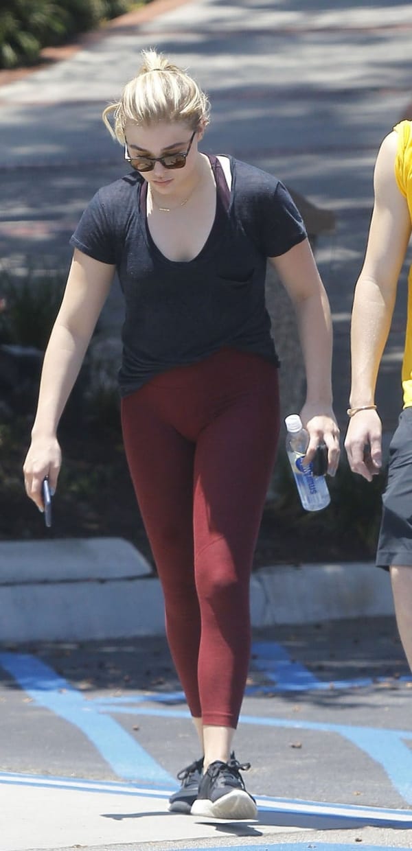 Camel Toe Pictures of Chloe Grace Moretz Are photo 21