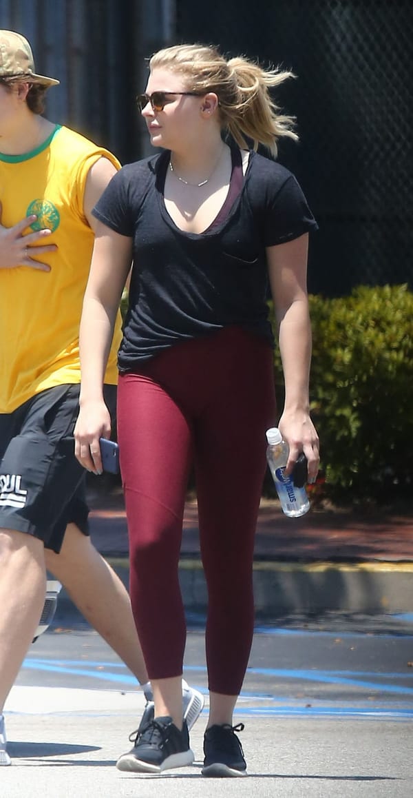 Camel Toe Pictures of Chloe Grace Moretz Are photo 25