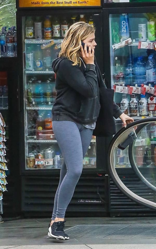 Camel Toe Pictures of Chloe Grace Moretz Are photo 35