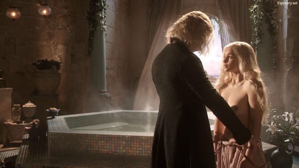 Emilia Clarke Steaming HD (1080p) Ass & Daring Bikini Body Pics photo 14