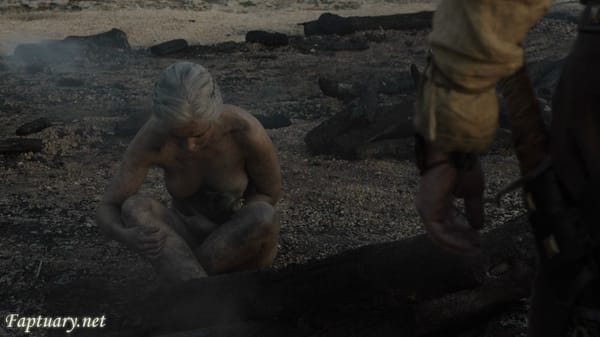 Emilia Clarke Steaming HD (1080p) Ass & Daring Bikini Body Pics photo 31
