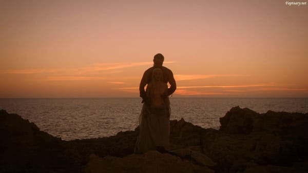 Emilia Clarke Steaming HD (1080p) Ass & Daring Bikini Body Pics photo 34