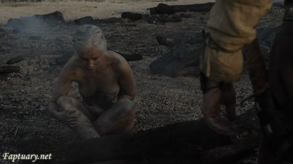 Emilia Clarke Steaming HD (1080p) Ass & Daring Bikini Body Pics photo 44