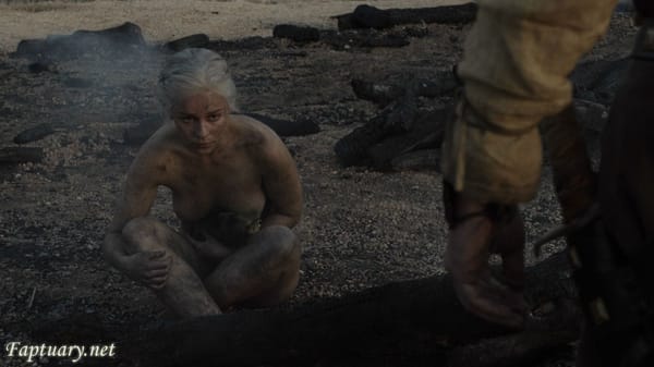 Emilia Clarke Steaming HD (1080p) Ass & Daring Bikini Body Pics photo 46