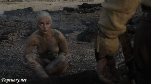 Emilia Clarke Steaming HD (1080p) Ass & Daring Bikini Body Pics photo 49
