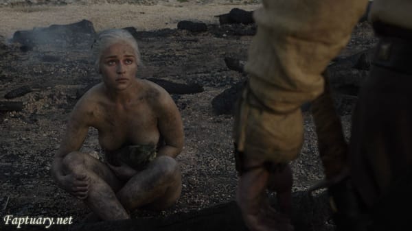 Emilia Clarke Steaming HD (1080p) Ass & Daring Bikini Body Pics photo 51