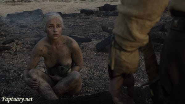 Emilia Clarke Steaming HD (1080p) Ass & Daring Bikini Body Pics photo 53