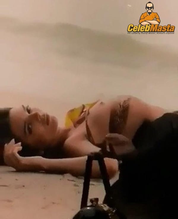 of Kendall Jenner Fully Pussy & Titties Running on the Beach photo 43