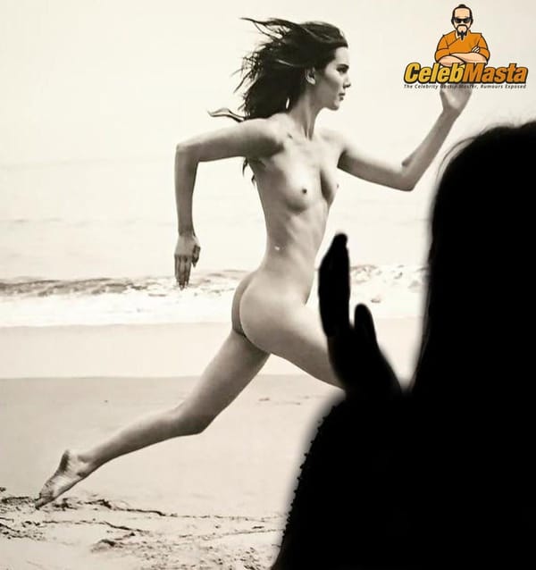 of Kendall Jenner Fully Pussy & Titties Running on the Beach photo 45
