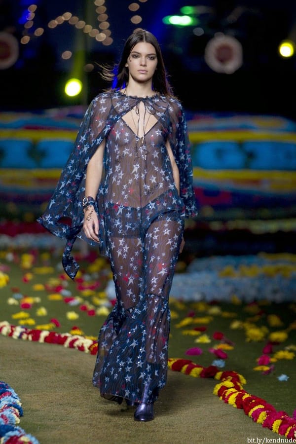Hot Kendall Jenner Tits & Ass At Young Age photo 12