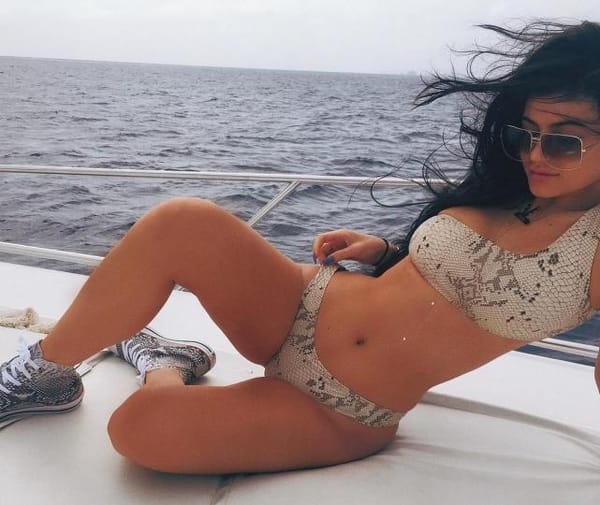 Kylie Jenner loves attention and shares Pussy Pics photo 3