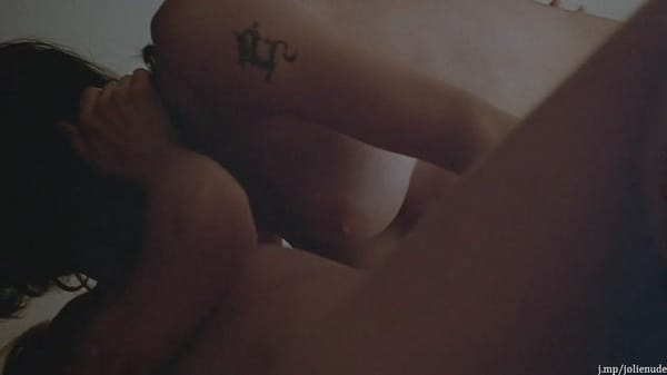 Angelina Jolie Topless & Tits Photos Collection photo 33