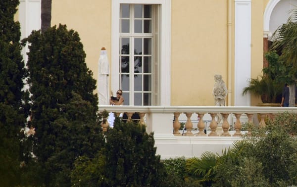 Angelina Jolie Topless & Tits Photos Collection photo 58