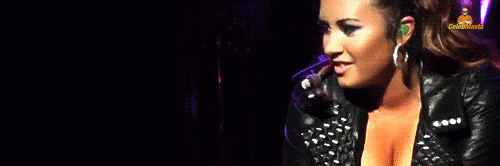Hot Demi Lovato Tits & Topless Photos photo 26