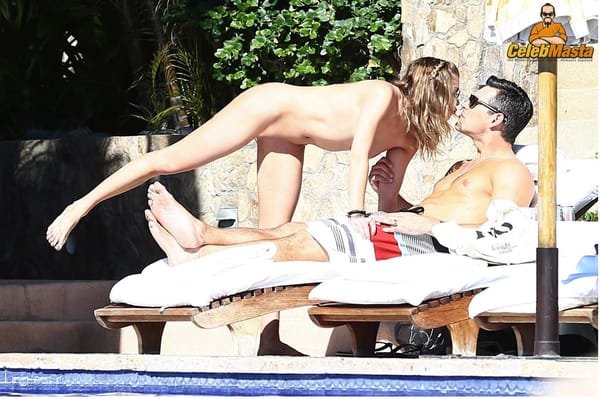 Jennifer Aniston Pussy & Ass Photos on Vacation photo 27