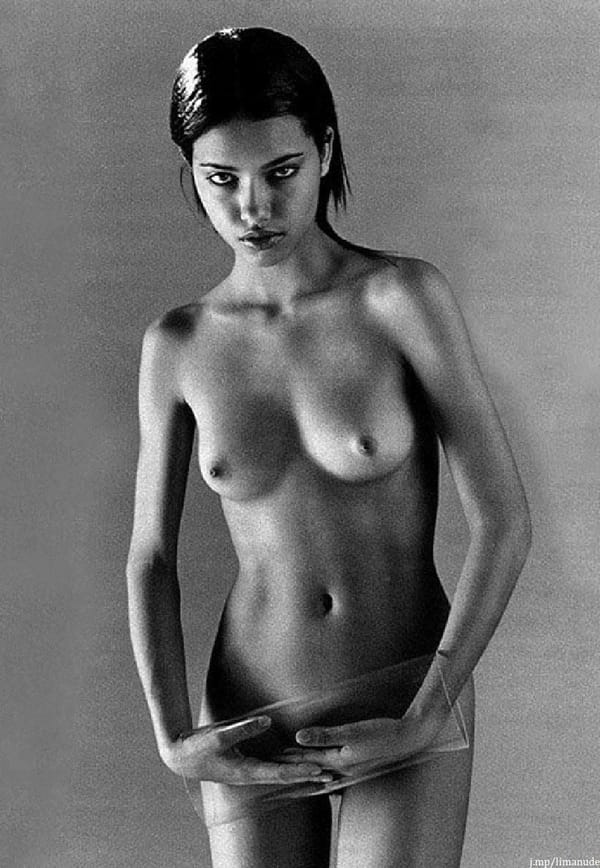 Beautiful Adriana Lima Tits & Ass Photos photo 6
