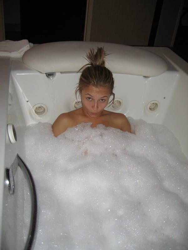 Hayden Panettiere Topless & Pussy Photos photo 17