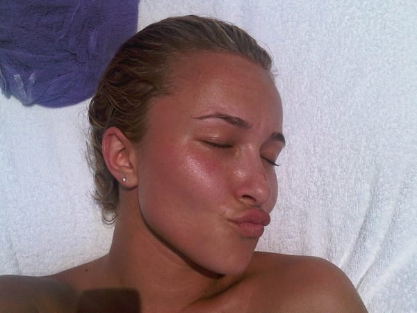 Hayden Panettiere Topless & Pussy Photos photo 25