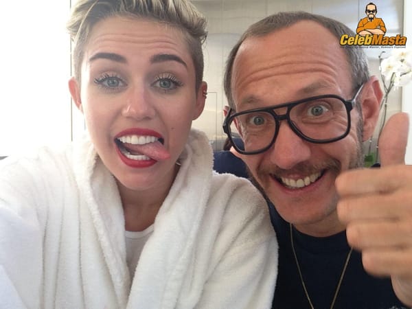 Miley Tits & Topless Photos photo 25