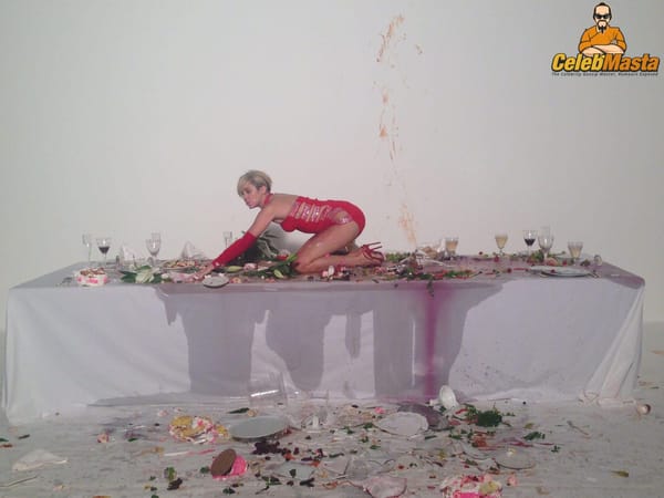 Miley Tits & Topless Photos photo 26