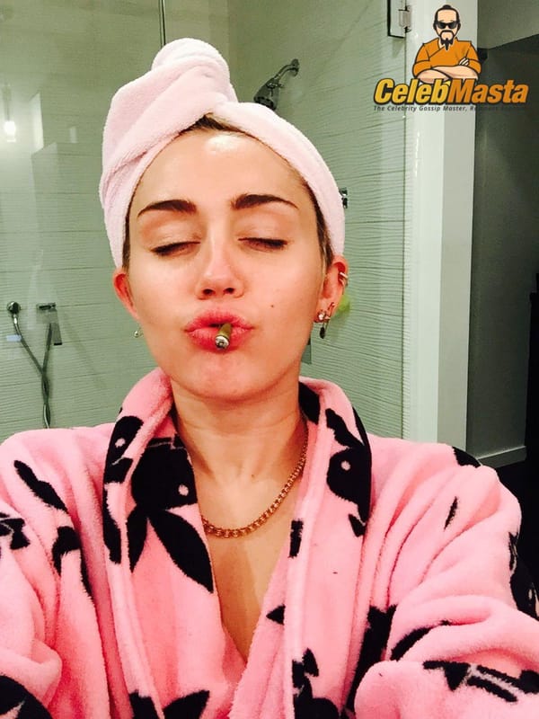 Miley Tits & Topless Photos photo 29
