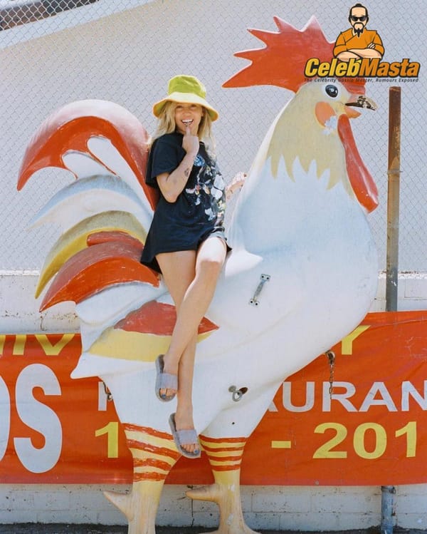 Miley Cyrus Undressed on Beach Chair Photos photo 14