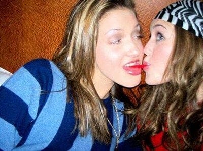 Young Miley Before Famous & Vacation Side Boobs Photos photo 18