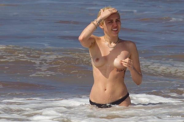 Young Miley Before Famous & Vacation Side Boobs Photos photo 19