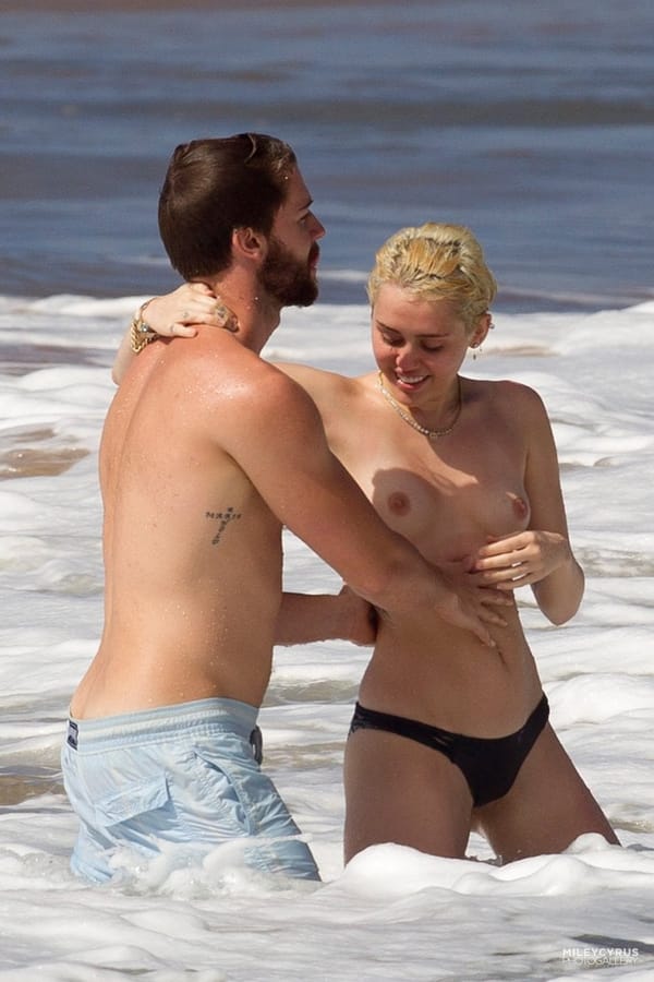 Young Miley Before Famous & Vacation Side Boobs Photos photo 20