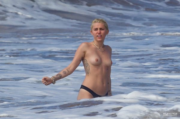 Young Miley Before Famous & Vacation Side Boobs Photos photo 38