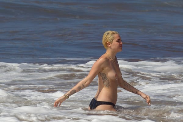 Young Miley Before Famous & Vacation Side Boobs Photos photo 42